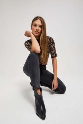 Jeansy skinny z postrzępionymi nogawkami grafitowe. Szare jeansy damskie MOODO. W wyprzedaży za 74.99 zł.