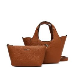 Torebka Guess. Brązowe torebki klasyczne damskie Guess, z aplikacjami, bez dodatków. Za 449.99 zł.