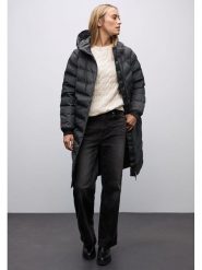 Street One Płaszcz pikowany w kolorze granatowym rozmiar: 44. Niebieskie płaszcze damskie Street One, bez wzorów, street. Za 480.90 zł.