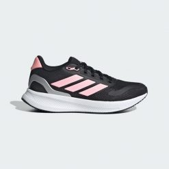 Buty Runfalcon 5. Czarne obuwie do biegania damskie Adidas. Za 160.99 zł.