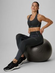 4F Legginsy treningowe bezszwowe damskie - czarne M/L. Czarne legginsy damskie 4f, l, bez wzorów, z materiału. Za 149.99 zł.