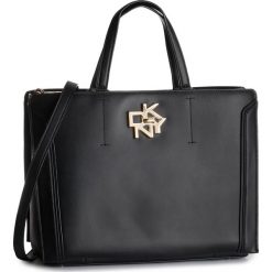 Torebka DKNY - R92DKC12 Blk/Gold BGD. Czarne torebki klasyczne damskie DKNY, z aplikacjami, ze skóry, zdobione, bez dodatków. W wyprzedaży za 589.00 zł.