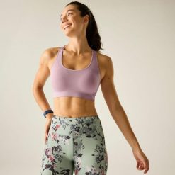 Biustonosz dla kobiet Dare 2B SWEAT IT II. Fioletowe biustonosze sportowe damskie Dare 2b, bez wzorów, z elastanu. Za 80.00 zł.
