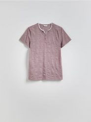 T-shirt henley slim fit - bordowy. Czerwone t-shirty męskie Reserved, l, bez wzorów, z bawełny, bez kołnierzyka. W wyprzedaży za 29.99 zł.