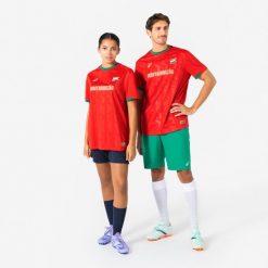 Koszulka piłkarska Węgry 2026 dla kibiców. Czerwone t-shirty damskie KIPSTA, xl, z materiału, bez ramiączek, do piłki nożnej. Za 44.99 zł.
