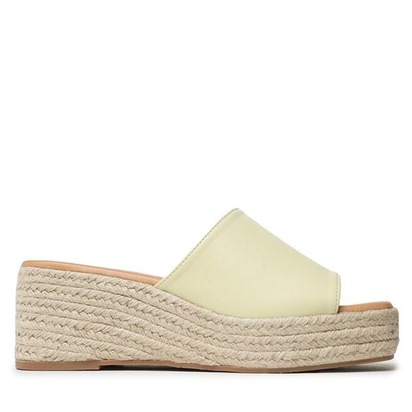 Espadryle DeeZee. Zielone espadryle damskie DeeZee, bez wzorów, bez obcasa. Za 129.99 zł.