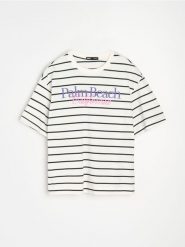 Bawełniana koszulka w paski z napisem Palm Beach California - wielobarwny. T-shirty damskie Sinsay, l, bez wzorów, z bawełny, bez kołnierzyka. Za 29.99 zł.