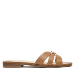 Klapki Guess. Brązowe klapki damskie Guess, z aplikacjami, bez obcasa. Za 369.99 zł.