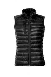 Clique Hudson Vest Women — nowoczesna kamizelka z wypełnieniem udającym puch. Czarne kamizelki damskie CLIQUE, s, z materiału. Za 250.29 zł.