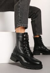 Czarne Płaskie Sznurowane Botki w Stylu Workerów z Metaliczną Aplikacją Resika. Czarne botki damskie Born2be, z jeansu, eleganckie, bez obcasa, na płaskiej podeszwie, bez zapięcia. Za 159.99 zł.