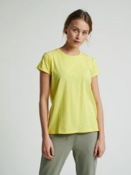 Koszulka damska Hummel Isobella. Żółte t-shirty damskie HUMMEL, s, bez wzorów, z bawełny, bez kołnierzyka. Za 166.50 zł.