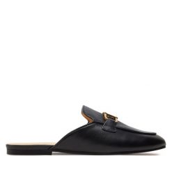 Klapki Guess. Czarne klapki damskie Guess, z aplikacjami, bez obcasa. Za 469.99 zł.