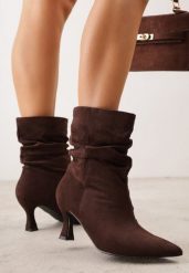 Brązowe Drapowane Botki na Geometrycznej Szpilce Carisma. Brązowe botki damskie Born2be, eleganckie, bez obcasa, na obcasie, bez zapięcia. Za 159.99 zł.