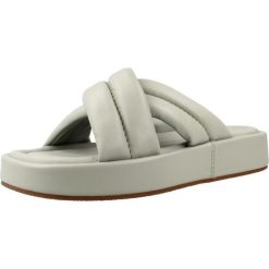 Sandały CLARKS ALDA GLIDE Zielony. Zielone obuwie trekkingowe damskie Clarks, bez wzorów, ze skóry, bez obcasa. Za 237.99 zł.
