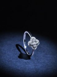 ATELIER DU DIAMANT Złoty pierścionek "Aélyne" z diamentami rozmiar: 50. Szare pierścionki damskie ATELIER DU DIAMANT, z diamentem, złote. Za 1,848.99 zł.