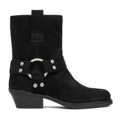 Botki Badura. Czarne botki damskie Badura, bez obcasa, na słupku, bez zapięcia. Za 339.99 zł.