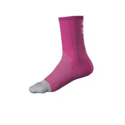 Skarpetki rowerowe Alé Cycling Color Block. Czerwone skarpetki damskie ALÉ CYCLING, bez wzorów. Za 93.99 zł.