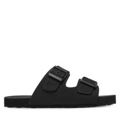 Klapki Manebi. Czarne klapki damskie Manebi, bez wzorów, bez obcasa. Za 399.99 zł.