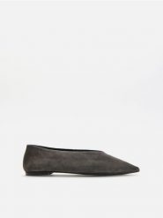 Zamszowe baleriny - szary. Szare baleriny damskie Reserved, bez wzorów, z zamszu, bez obcasa. Za 109.99 zł.