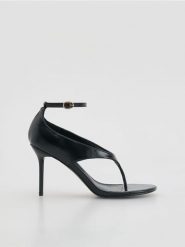 Sandały na szpilce - czarny. Czarne sandały damskie Reserved, bez wzorów, ze skóry, bez obcasa, na szpilce. Za 169.99 zł.