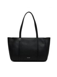 Calvin Klein Torebka Emblem Hw Pebble Tote LV04F3424G Czarny. Czarne torebki klasyczne damskie CALVIN KLEIN, bez wzorów, ze skóry, bez dodatków. Za 649.99 zł.
