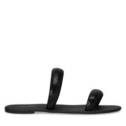 Klapki Nine West. Czarne klapki damskie Nine West, bez wzorów, bez obcasa. Za 149.99 zł.