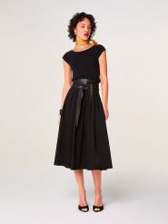 Rodier Top w kolorze czarnym rozmiar: M. Czarne topy damskie Rodier, m, bez wzorów, bez kołnierzyka. Za 239.99 zł.