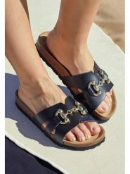 BABUNKERS Family Skórzane klapki w kolorze czarnym rozmiar: 41. Czarne klapki damskie BABUNKERS Family, bez wzorów, bez obcasa. Za 123.53 zł.