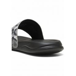 Damskie klapki Popcat 20 Snake Chic PUMA Black Silver Metallic. Czarne klapki damskie Puma, bez wzorów, bez obcasa. Za 139.00 zł.