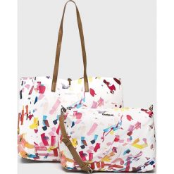 Desigual - Torebka dwustronna. Białe torebki klasyczne damskie Desigual, bez wzorów, z materiału, duże, bez dodatków. W wyprzedaży za 269.90 zł.