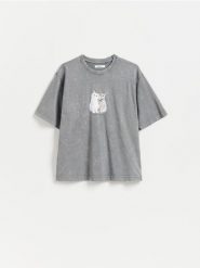 Bawełniany t-shirt z nadrukiem - ciemnoszary. Szare t-shirty damskie Reserved, l, bez wzorów, z bawełny, bez kołnierzyka. Za 59.99 zł.