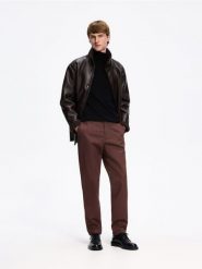 Spodnie slim fit z bawełną - brązowy. Brązowe spodnie materiałowe męskie Reserved, bez wzorów, z bawełny. Za 159.99 zł.
