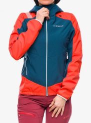 Kurtka softshell damska La Sportiva Aequilibrium Softshell Jacket. Zielone kurtki damskie La Sportiva, l, bez wzorów, z gore-texu, bez kaptura. Za 780.99 zł.