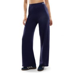 Damskie spodnie z dzianiny z szerokimi nogawkami Siroko IBZ Loom Navy. Niebieskie spodnie materiałowe damskie SIROKO, bez wzorów, z bawełny, biznesowe, z podwyższonym stanem. Za 128.00 zł.