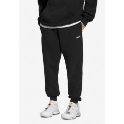 Spodnie dresowe męskie Prosto Darn. Czarne spodnie dresowe męskie Prosto., bez wzorów, z dresówki. W wyprzedaży za 199.99 zł.