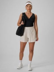4F Spodenki casual z modalem damskie - kremowe M. Białe spodenki sportowe damskie 4f, bez wzorów, z materiału, casualowe. Za 129.99 zł.