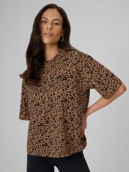 Жіночий T-shirt loose з принтом - коричневий. T-shirty damskie 4f, xs, bez wzorów, bez kołnierzyka. Za 899.90 zł.