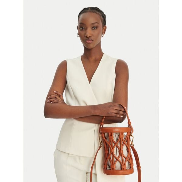 Torebka Coccinelle. Brązowe torebki klasyczne damskie Coccinelle, bez wzorów, bez dodatków. Za 1,599.99 zł.