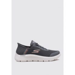 Tenisówki Skechers Model Slip Ins: Go Walk Kolor Szary. Szare trampki i tenisówki męskie Skechers, bez wzorów, z tkaniny, bez zapięcia. Za 309.00 zł.
