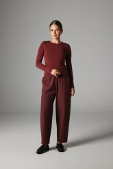 SPODNIE PILAR BORDOWE XL - Flawless. Czerwone spodnie materiałowe damskie Flawless, bez wzorów, z materiału. Za 459.00 zł.