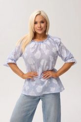 Kobieca bluzka hiszpanka Marbella Blue w kwiaty OVERSIZE PLUS SIZE WIOSNA LATO. Niebieskie bluzki damskie Moda Size Plus Iwanek, plus size, bez wzorów, z bawełny, eleganckie, bez kołnierzyka, plus size, bez ramiączek. Za 199.90 zł.