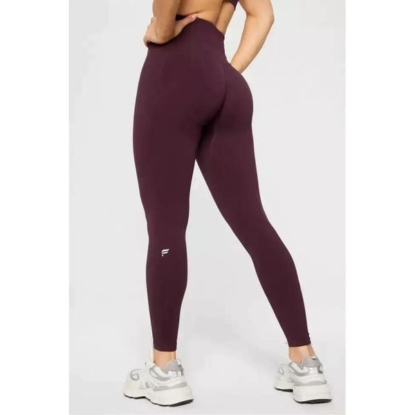 FABLETICS Damskie Legginsy Sportowe Wysoki Stan Seamless Scrunch. Czerwone legginsy damskie FABLETICS, l, bez wzorów, z materiału. Za 299.99 zł.