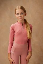 Dziecięca bluzka do jazdy konnej z długim rękawem Vanessa Pink. Czerwone koszulki dziewczęce JD ATTACK, l, z aplikacjami, z materiału, bez ramiączek. Za 199.00 zł.