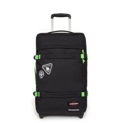 Torba na kółkach Eastpak Transit'R S. Czarne torebki klasyczne damskie Eastpak, bez wzorów, z materiału, bez dodatków. Za 614.00 zł.