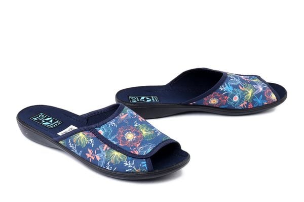 ADANEX 30236 DIK1DD granatowy, kapcie damskie. Niebieskie kapcie damskie Adanex. Za 56.09 zł.