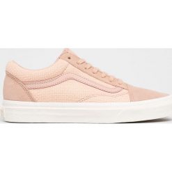 Vans - Tenisówki. Czerwone trampki i tenisówki damskie Vans, bez wzorów, z gumy. W wyprzedaży za 299.90 zł.
