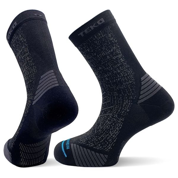 Skarpety do biegania Teko ecoRUN Short Crew Light Half Cushion 2.0. Czarne skarpetki damskie TEKO, bez wzorów, z nylonu. Za 39.00 zł.