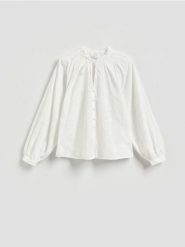 Koszula z ażurowym wzorem - biały. Białe koszule damskie Reserved, l, w ażurowe wzory, z bawełny, bez kołnierzyka, bez ramiączek. Za 119.99 zł.