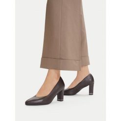 Czółenka Lasocki. Brązowe czółenka damskie Lasocki, bez wzorów, bez obcasa. Za 249.99 zł.
