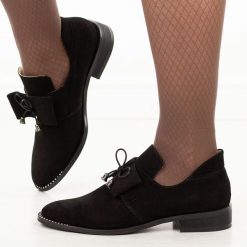 Czarne zamszowe skórzane Polskie półbuty damskie Deoni D055. Czarne półbuty damskie Deoni, bez wzorów, z jeansu, biznesowe, bez obcasa, na płaskiej podeszwie. Za 469.00 zł.